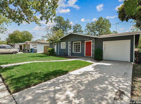 3rd image of 1114 Lovera Blvd