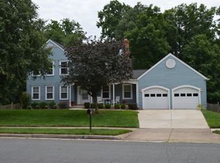 802 Potomac Ridge Ct, Sterling, VA 20164