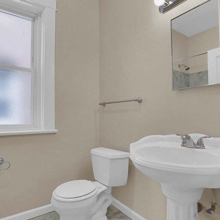1st image of 2354 Lawrence St