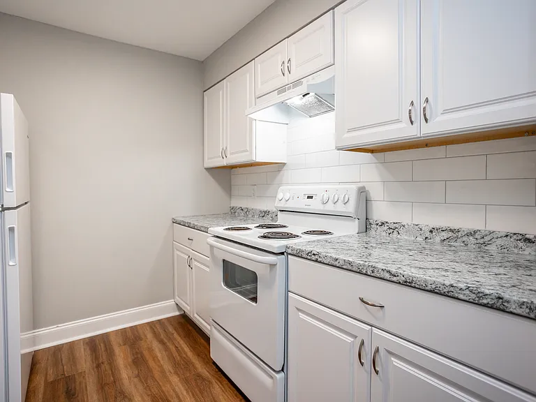 Creek Ridge Apartments — Photo 13