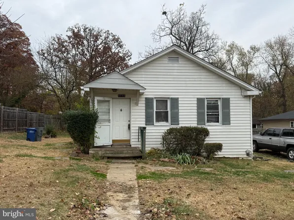 5715 Magnolia Ln, Falls Church, VA 22041