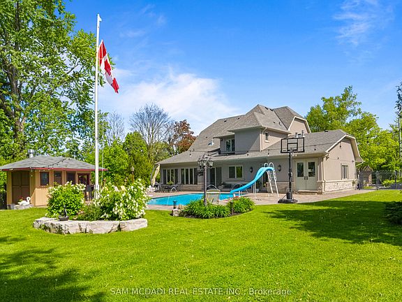 3rd image of 2411 Thorn Lodge Dr