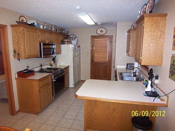3rd image of 221 Belle Helene St