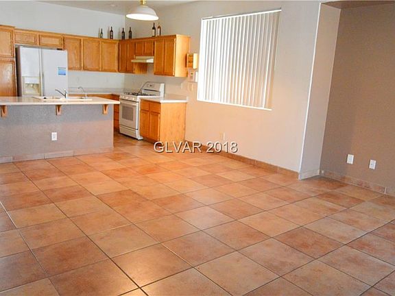 3rd image of 1256 N Sloan Ln