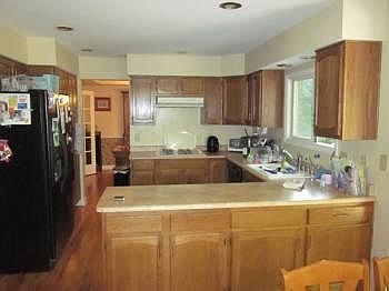 4th image of 100 Heartwood Ct