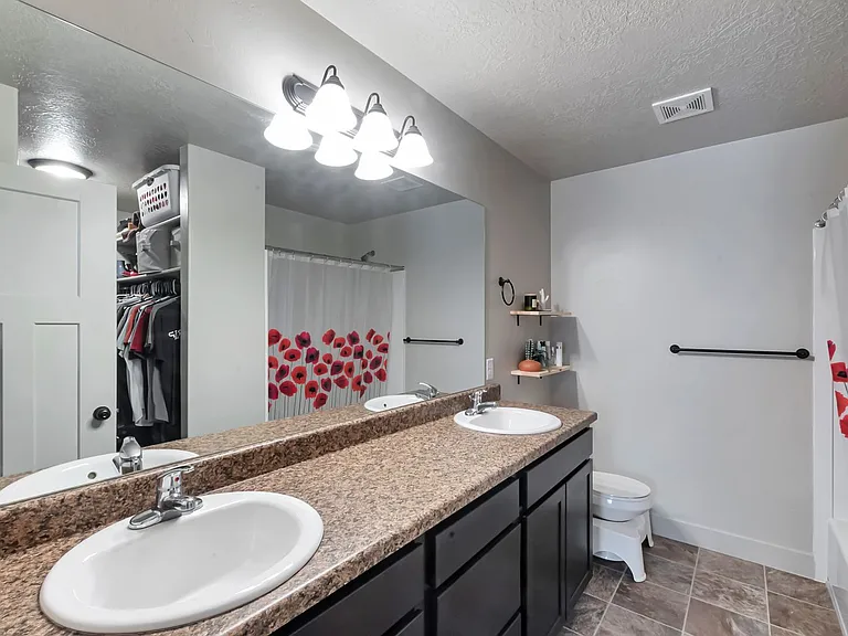 154 N 1325 W — Photo 9