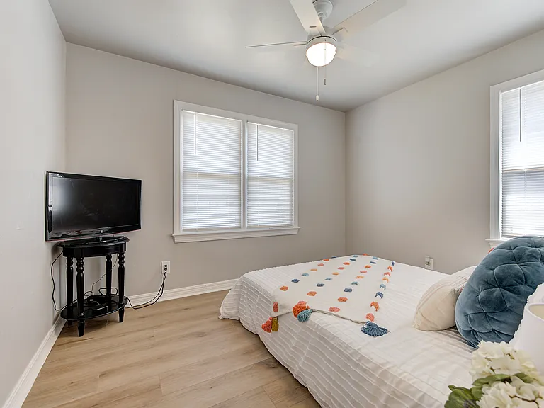1416 Casady Ln — Photo 15
