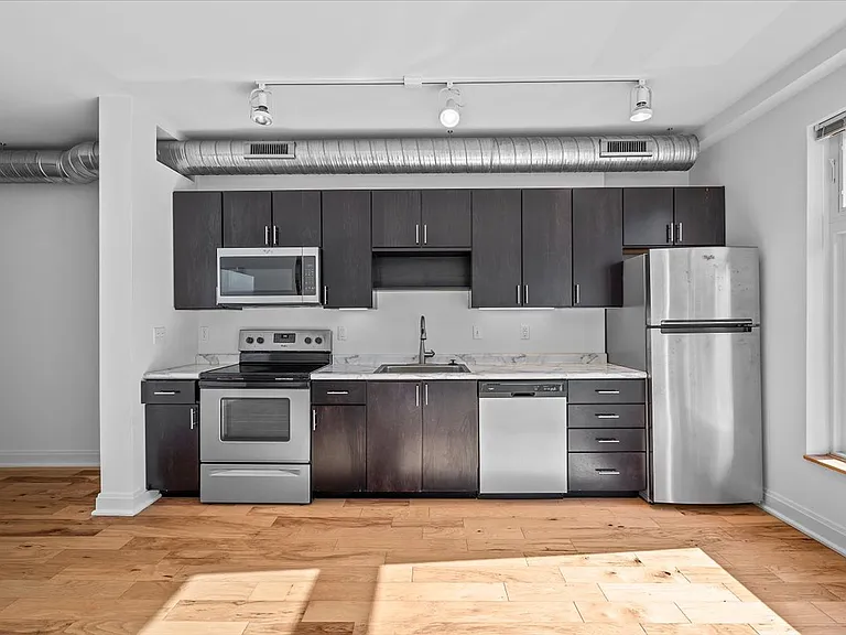 219 Carron St #203 — Photo 3