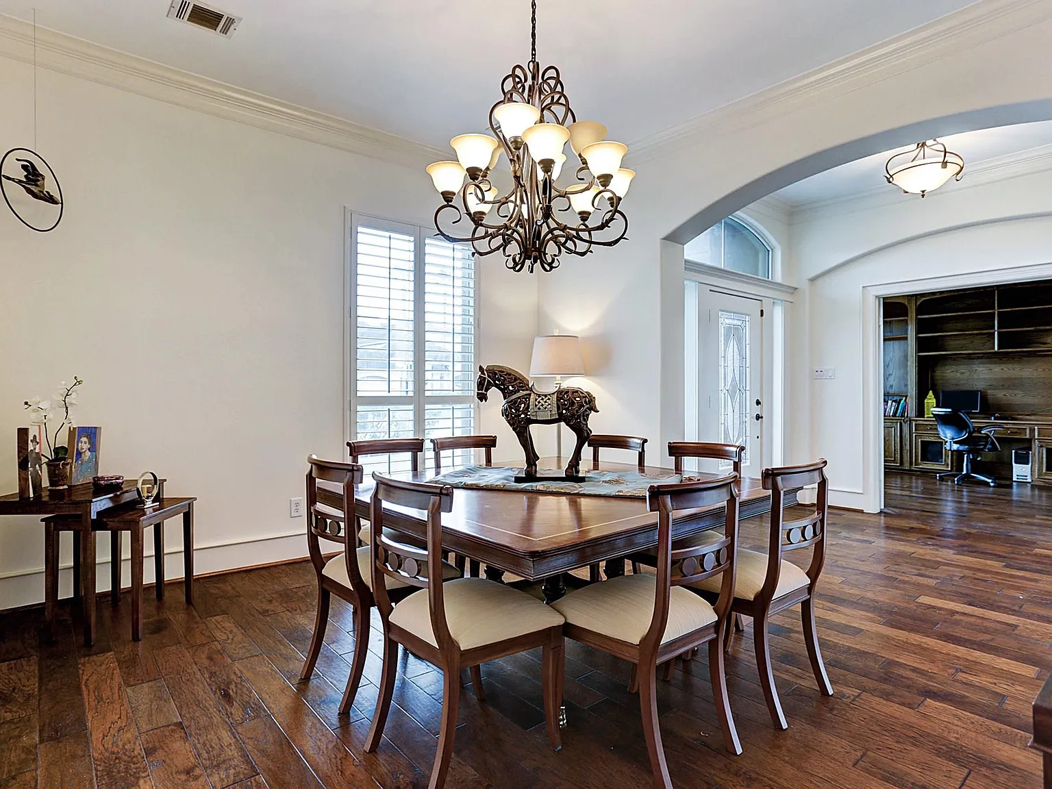 3 bed, 2.5 bath, 3646 sqft, $4,950 — Photo 4