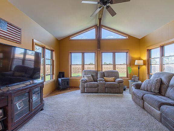 4th image of 328 Zimmerman Rd