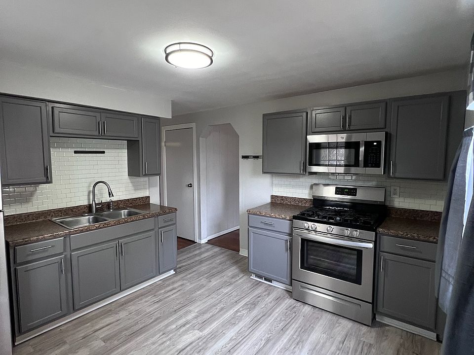 Eat in Kitchen