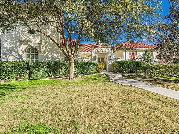 3rd image of 810 Montecito Dr