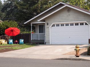 6270 Bay St, Clearlake, CA 95422