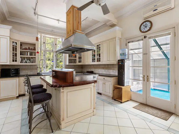 5440 Independence Avenue image 12 of 36