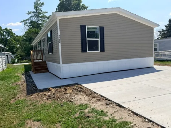 6588 Tamiami Trl E #65, Brighton, MI 48114