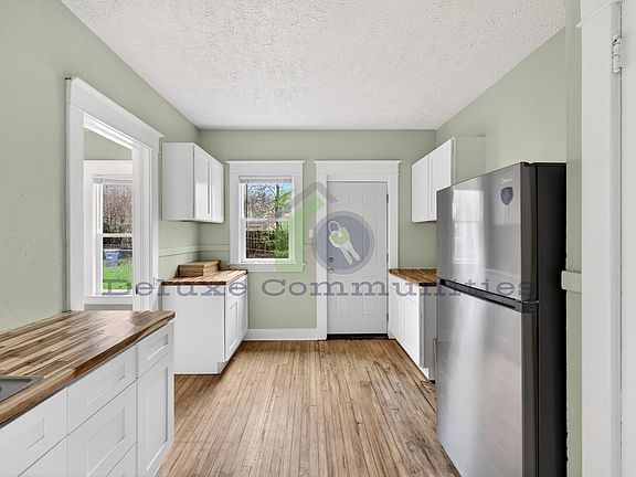 4th image of 434 Worden St SE #2