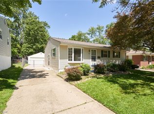 1056 Endicott Dr, Akron, OH 44313