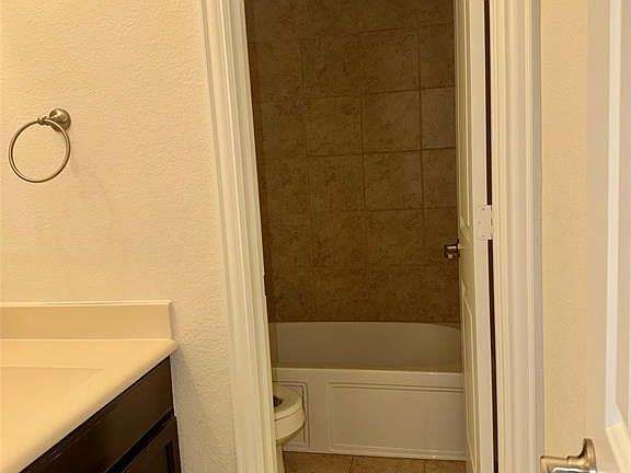 4th image of 1308 Hudson Ln #1308