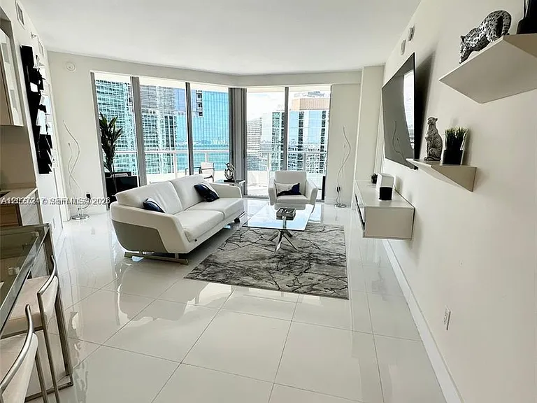 1300 Brickell Bay Dr #3101 — Photo 2