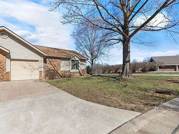 3rd image of 2218 Bent Creek Dr
