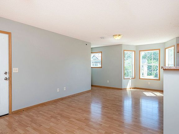 4th image of 2440 Portland Ave S