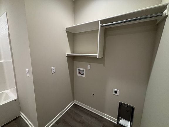3rd image of 2157 N Reece Rd