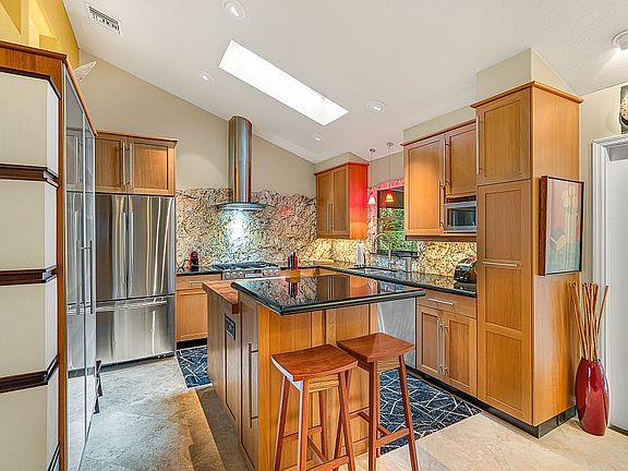 4th image of 3725 Mockingbird Dr