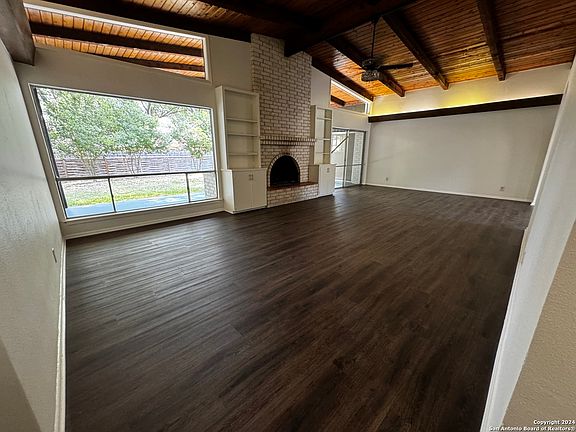 3rd image of 205 SHALIMAR DR