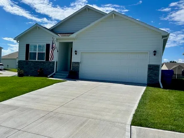 4403 Schilling Dr, Bellevue, NE 68123