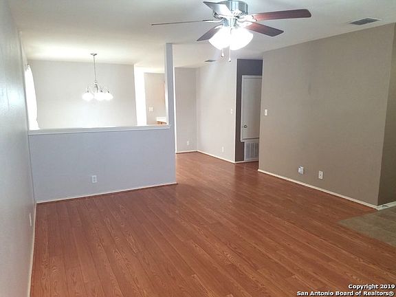 4th image of 8443 Chalk Hill Cv