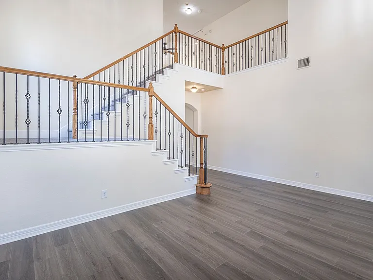 2905 Preston Ln — Photo 20