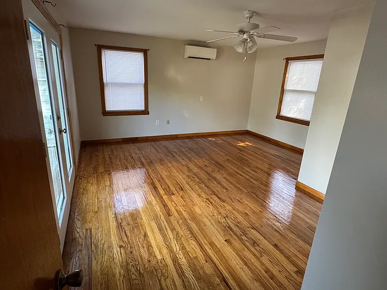2101 W Avenue K — Photo 9