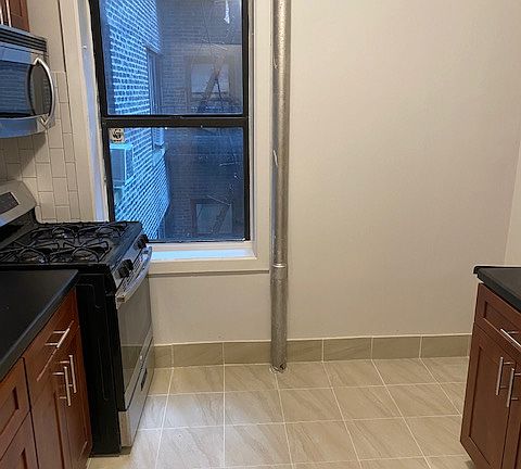 3rd image of 2-4 Berkeley Ave #4DD