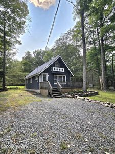 300 Delaware Trl, Pocono Lake, PA, 18347