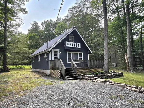 300 Delaware Trl, Pocono Lake, PA 18347