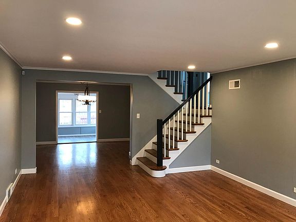 3rd image of 631 S Stone Ave