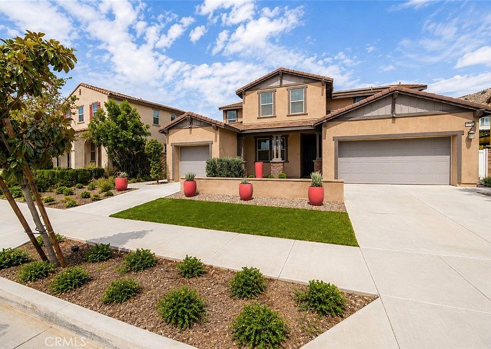 1st image of 2750 Kings Canyon Dr