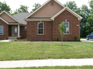 851 Abingdon Ln, Shelbyville, KY 40065