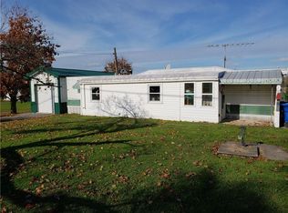 9935 Pearson Rd, Middleport, NY 14105