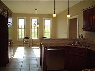 4th image of 4052 Port Royal Dr