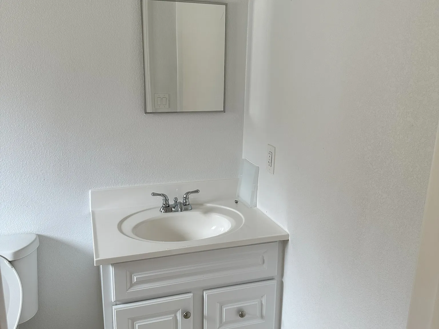 2 bed, $1,000 — Photo 1