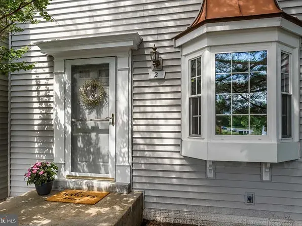 2 Quincy Ct, Sterling, VA 20165