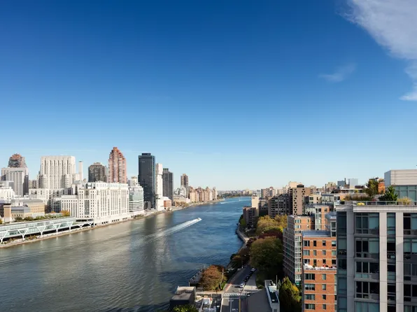 405 Main Street image 5 of 15