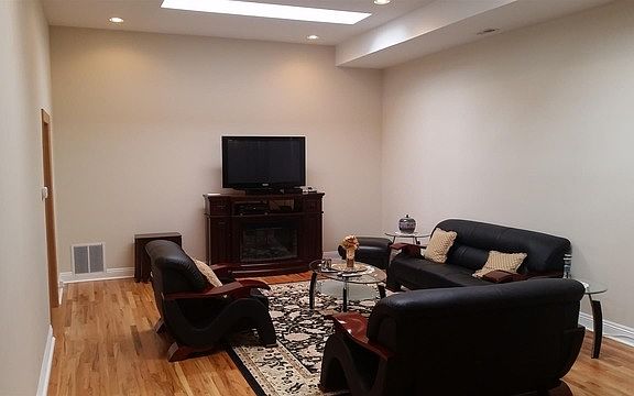 3rd image of 6121 N Albany Ave #00