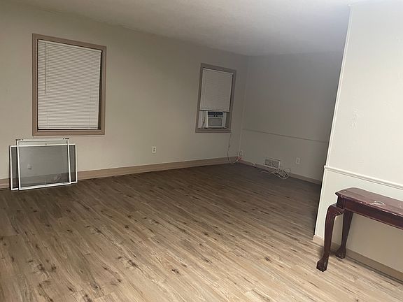 4th image of 2110 E 77th Ter
