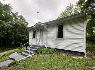 9909 Baltimore St, Belleville, IL 62223