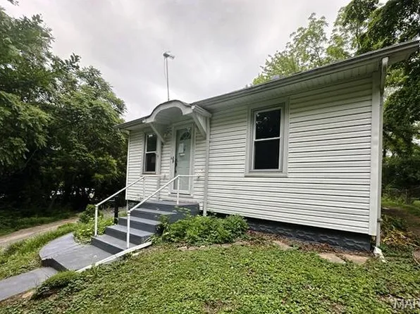 9909 Baltimore St, Belleville, IL 62223