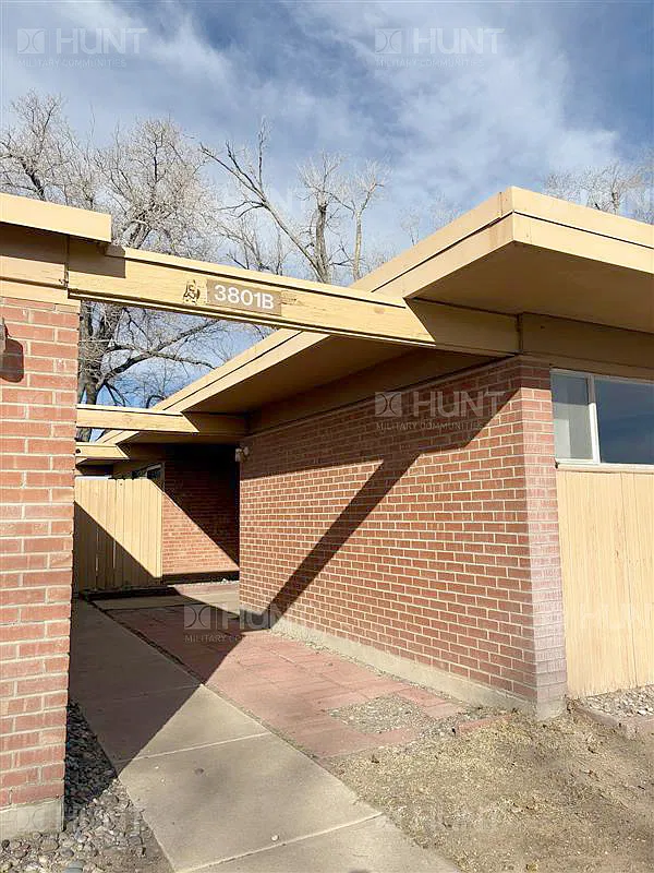 3 bed, 1400 sqft, $1,700 — Photo 2