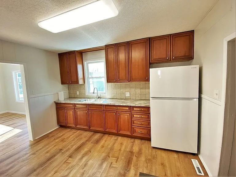 1242 Michigan Ave — Photo 6