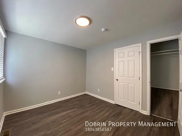 1826 Thomas St — Photo 8
